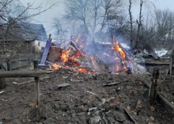 Ουκρανία: Πέντε άμαχοι νεκροί από ρωσικό πλήγμα σε σπίτι κοντά στα σύνορα με τη Ρωσία