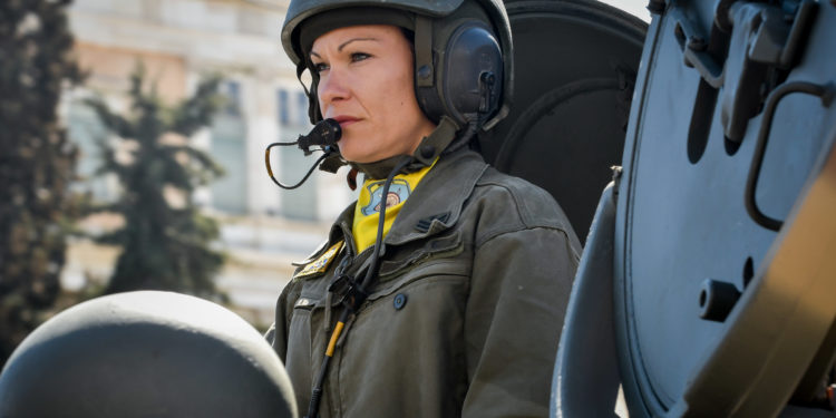 Δένδιας: Διευκρινίσεις για την εθελοντική στράτευση των γυναικών – Τις ερχόμενες εβδομάδες η ρύθμιση