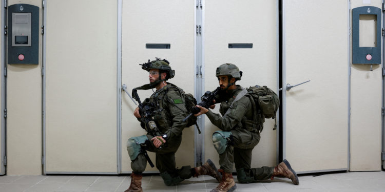 Γάζα: Μακρόν και Μπορέλ καταδικάζουν την ισραηλινή επίθεση σε αμάχους