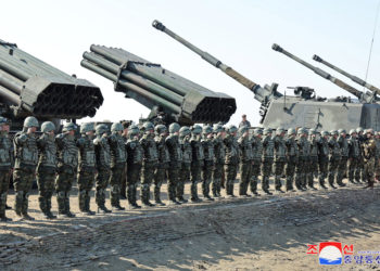 Ο τέθωρας Κιμ Γιονγκ Ουν συμμετείχε σε άσκηση αρμάτων μάχης: Σημείο αναφοράς το νέο «βορειοκορεάτικο» T-14 Armata [pics]