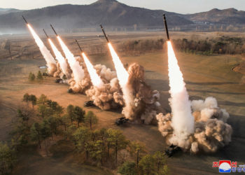 Το Κρεμλίνο καταγγέλλει τις «προσπάθειες επέκτασης της παρουσίας του NATO στο νότιο Καύκασο» μετά την περιοδεία Στόλτενμπεργκ