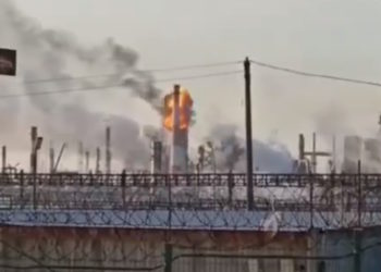 SBU: Ταυτόχρονες επιθέσεις με drones εναντίον ρωσικών διυλιστηρίων [vids]