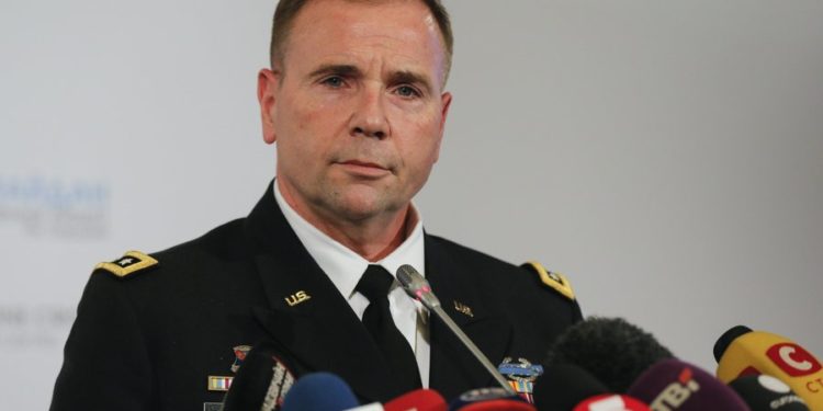 General Ben Hodges στο Φόρουμ των Δελφών: Η Ρωσία είναι σε πόλεμο με τη Δύση – Στρατηγικός στόχος η ήττα της στην Ουκρανία