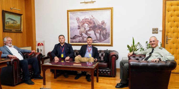 Αρχηγός ΓΕΕΘΑ: Συναντήθηκε με το Σωματείο Οικογενειών Ενόπλων Δυνάμεων