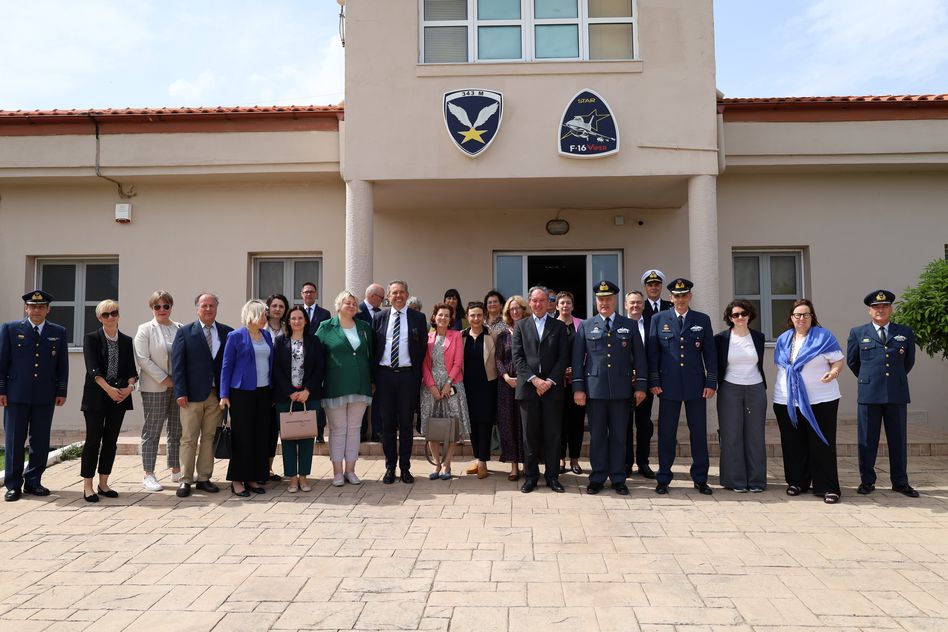 115 Πτέρυγα Μάχης