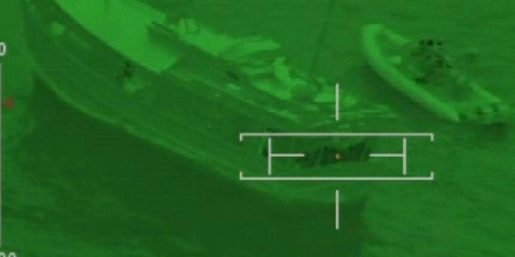 Ventôse: Επιχείρηση της γαλλικής φρεγάτας με κατάσχεση 2,4 τόνων κοκαΐνης [pics]