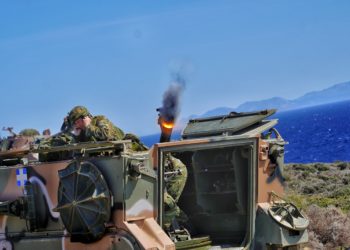 στρατιωτικοί