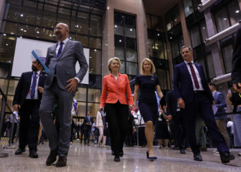 Ευρωπαϊκό Συμβούλιο: Συμφωνία για ντερ Λάιεν, Κόστα και Κάλας στο τιμόνι της ΕΕ – Διαφοροποίηση της Μελόνι