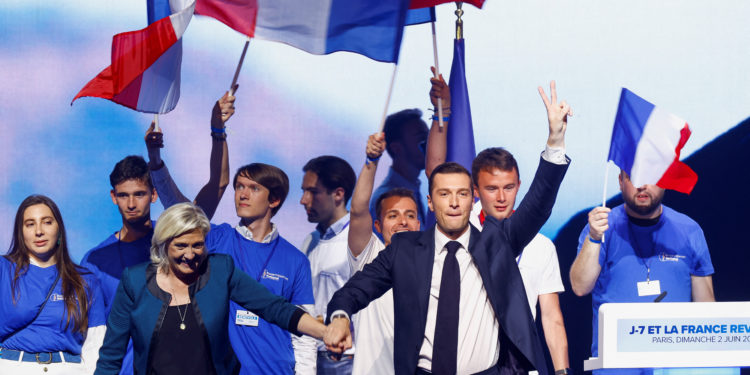 Γαλλία – Εκλογές: Ο ακροδεξιός «Εθνικός Συναγερμός» φέρεται να συγκεντρώνει 37% στον πρώτο γύρο