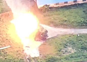 R-416GM: Η Ουκρανία έπληξε για πρώτη φορά με drone καμικάζι υπερσύγχρονο κινητό σταθμό ψηφιακής αναμετάδοσης ραδιοσημάτων της Ρωσίας [vid]