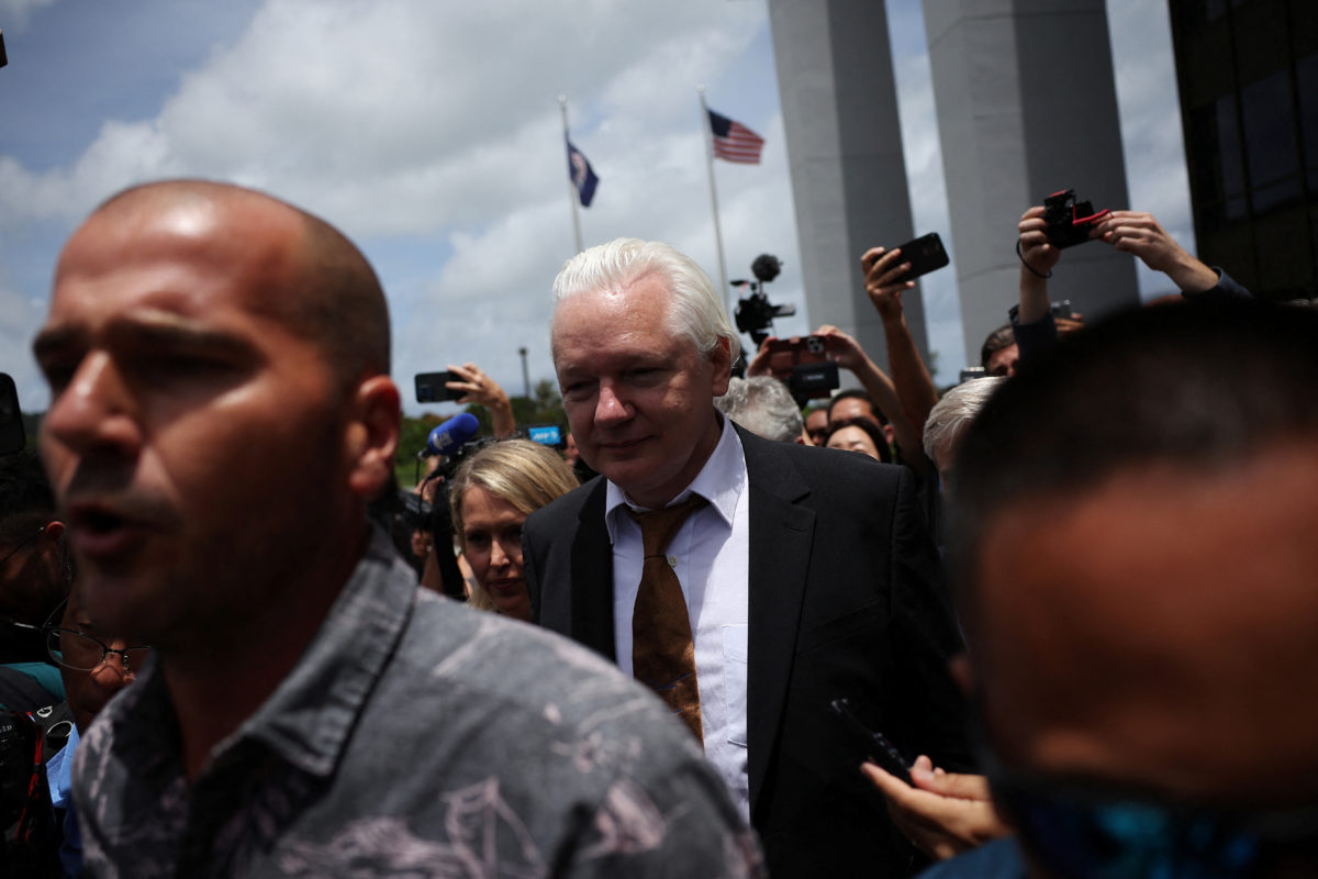 Τζούλιαν Ασάνζ