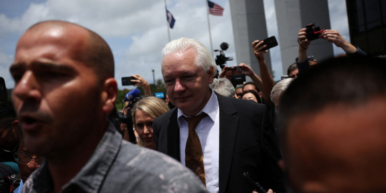 Τζούλιαν Ασάνζ