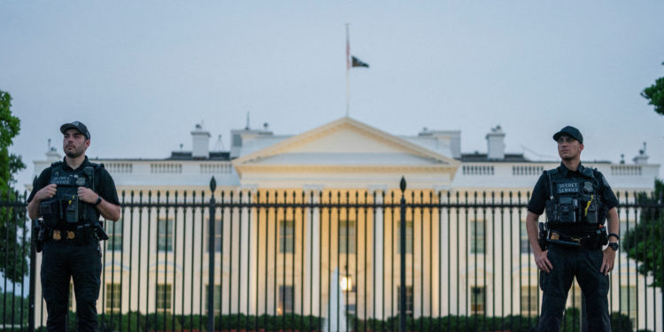 Απόπειρα δολοφονίας του Ντόναλντ Τραμπ: Η «αιχμηρή» αντίδραση της Μόσχας και ο σοκαρισμένος Στόλτενμπεργκ