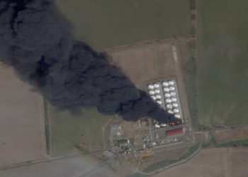 Ρωσία: Στις φλόγες δεξαμενές πετρελαίου στο Ροστόφ – Νέα νυκτερινά ουκρανικά πλήγματα στο Μπέλγκοροντ