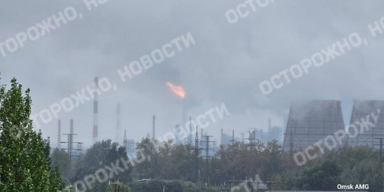 πυρκαγιά - διυλιστήριο πετρελαίου