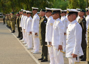 ΣΧΑΛ: Απονομή πτυχίων και διακριτικών πτερύγων αλεξιπτωτιστή στατικού ιμάντα σε Ευέλπιδες και σπουδαστές της ΣΣΑΣ και της ΣΜΥ [pics]