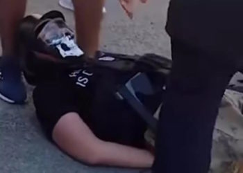 Τουρκία - νεαρός - επίθεση με μαχαίρι