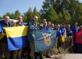 Ουκρανία και Ρωσία έκαναν ανταλλαγή 230 αιχμαλώτων – Απελευθερώθηκαν οι πρώτοι Ρώσοι που πιάστηκαν στο Κουρσκ