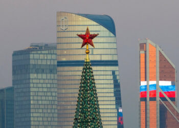 Ρωσία: Εικόνες αποκάλυψης από πυρκαγιά σε αποθήκη πυρομαχικών που έπληξαν ουκρανικά drones  [vids]