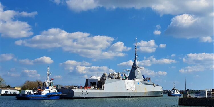 FDI: Στα «θρανία» το πλήρωμα της φρεγάτας «ΚΙΜΩΝ» – Αντίστροφη μέτρηση για τις πρώτες δοκιμές