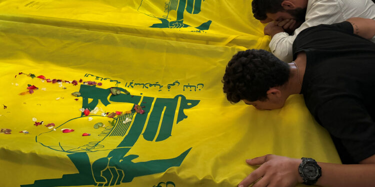 Χεζμπολάχ: Ανώτερο στέλεχος του στρατιωτικού βραχίονα σκοτώθηκε σε βομβαρδισμό του Ισραήλ