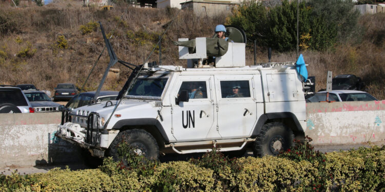 ΟΗΕ: Από τη Χεζμπολάχ ή συνεργαζόμενη ομάδα η ρουκέτα που έπληξε βάση της UNIFIL
