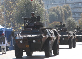 στρατιωτική παρέλαση