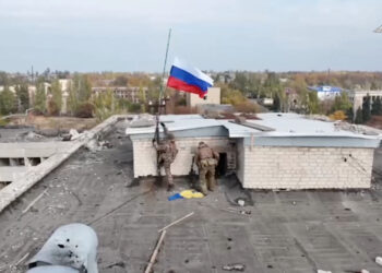 Ουκρανία και Ρωσία εξαπέλυσαν εκατέρωθεν επιθέσεις με δεκάδες drones – Εννέα τραυματίες στο Κίεβο