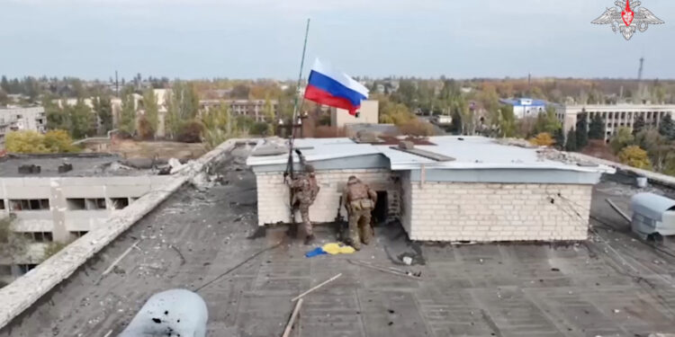 Ουκρανία και Ρωσία εξαπέλυσαν εκατέρωθεν επιθέσεις με δεκάδες drones – Εννέα τραυματίες στο Κίεβο