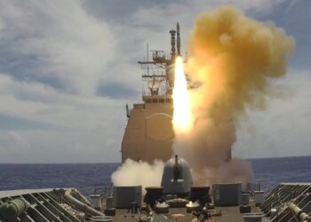 SM-2 και SM-6: Η Αυστραλία επενδύει 5 δισεκ. δολάρια σε πυραύλους για το Πολεμικό Ναυτικό