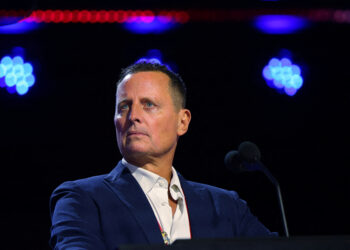 Ρίτσαρντ Γκρένελ: Ποιός είναι ο «εκλεκτός» του Τραμπ για ειδικός απεσταλμένος σχετικά με τον πόλεμο Ρωσίας – Ουκρανίας