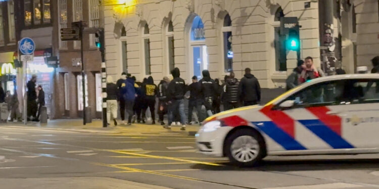 Άμστερνταμ: Τραυματίστηκαν Ισραηλινοί οπαδοί από επίθεση αγνώστων – Ο Νετανιάχου στέλνει αεροσκάφη να τους παραλάβει [vid, pics]