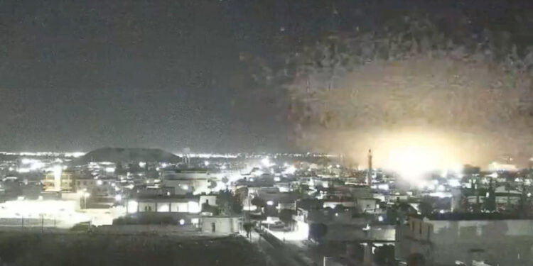 Συρία: 10 νεκροί στους βομβαρδισμούς του Ισραήλ εναντίον αποθηκών όπλων της Χεζμπολάχ