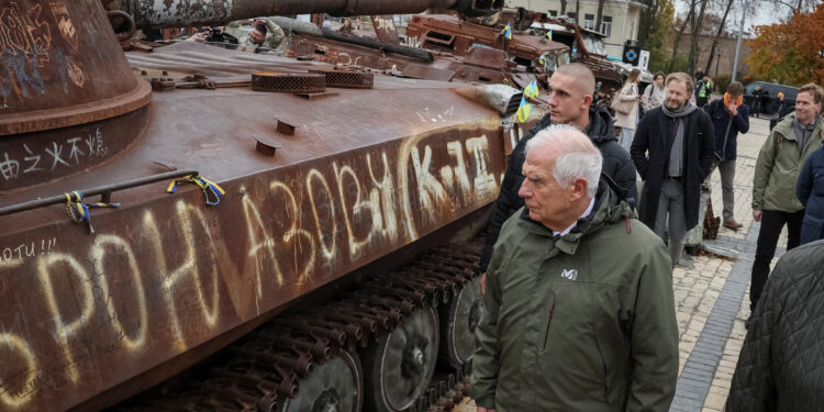 Μπορέλ: Η Ρωσία πρέπει να λογοδοτήσει όποια κι αν είναι η ειρηνευτική συμφωνία για την Ουκρανία