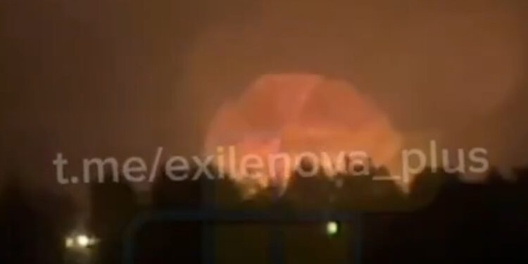 Μπριάνσκ: Η Ουκρανία έπληξε αποθήκη πυρομαχικών και πυραύλων – Η πρώτη χρήση ATACMS στο έδαφος της Ρωσίας μετά την «άδεια» Μπάιντεν; [vids]