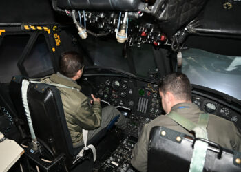 Chinook: Εκπαίδευση αξιωματικών της Αιγύπτου στον εξομοιωτή πτήσης ελικοπτέρων του 2ου ΣΥΑΣ