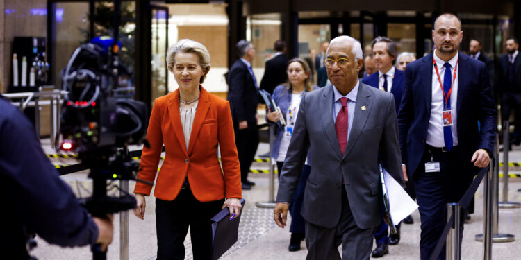 Σύνοδος κορυφής ΕΕ: Η στήριξη της Ουκρανίας επί τάπητος με το μυαλό στον Τραμπ