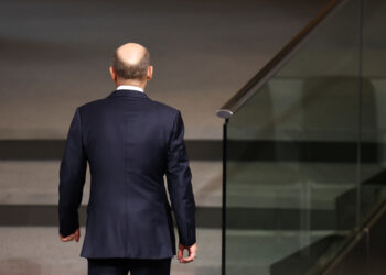 Γερμανία: Μπαίνει σε τροχιά πρόωρων εκλογών – Σήμερα η συνεδρίαση της Bundestag για ψήφο εμπιστοσύνης στον καγκελάριο