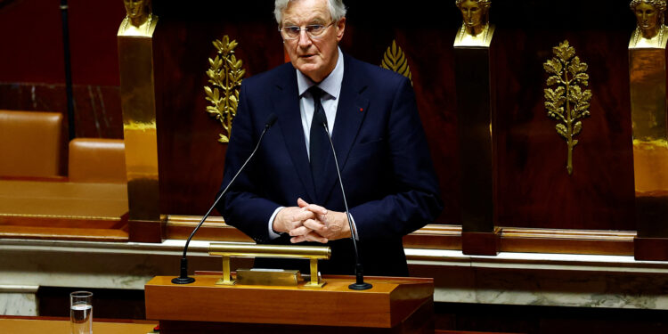 Γαλλία: Καταρρέει η κυβέρνηση Μπαρνιέ – Πρόταση μομφής από αριστερά και ακροδεξιά κόμματα