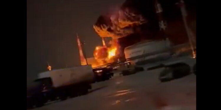 Αριόλ: Ουκρανικά drones έπληξαν εγκατάσταση αποθήκευσης καυσίμων στην κεντρική Ρωσία [vids]