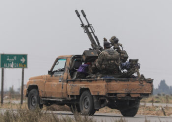 Συρία: Τουλάχιστον 2.000 Σύροι αξιωματικοί και στρατιώτες λιποτάκτησαν και πέρασαν στο Ιράκ