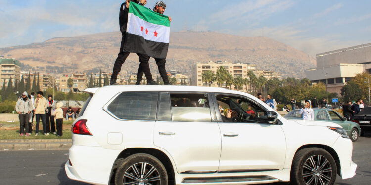 Συρία: Ο ηγέτης της Χάγιατ Ταχρίρ αλ Σαμ έφτασε στη Δαμασκό [vid]