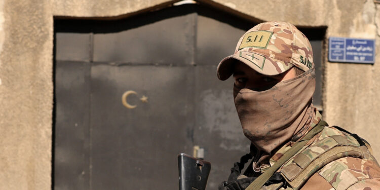 Χακάν Φιντάν: Η Τουρκία «έπεισε τη Ρωσία και το Ιράν» να μην παρέμβουν στη Συρία