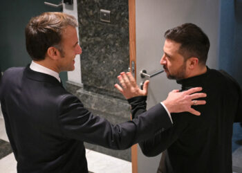 ΝΑΤΟ: Ο Ζελένσκι συζήτησε με τον Μακρόν το ενδεχόμενο ανάπτυξης δυτικών στρατευμάτων στην Ουκρανία