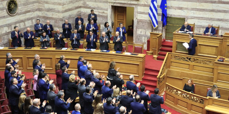 Κυριάκος Μητσοτάκης - Προϋπολογισμός - Ένστολοι