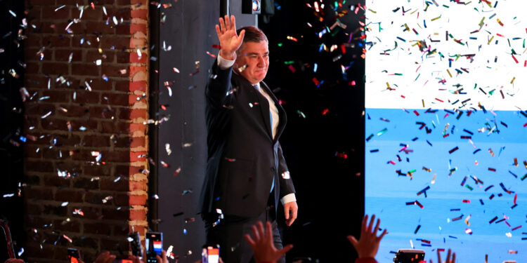 Κροατία: Ο Ζόραν Μιλάνοβιτς επανεκλέγεται πρόεδρος με ποσοστό 74,5%