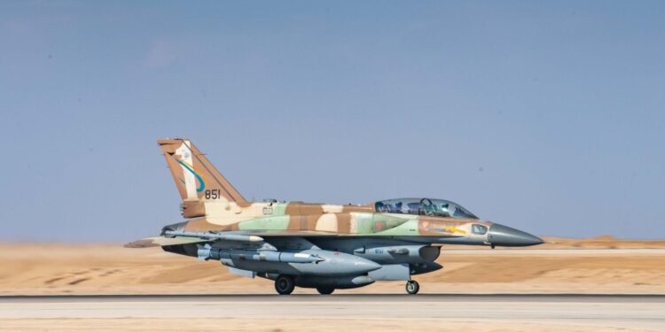 Χούθι: «Δεχόμαστε επίθεση από Ισραήλ, ΗΠΑ και Βρετανία» – Πλήττονται στρατιωτικές και ενεργειακές υποδομές των ανταρτών [vids]