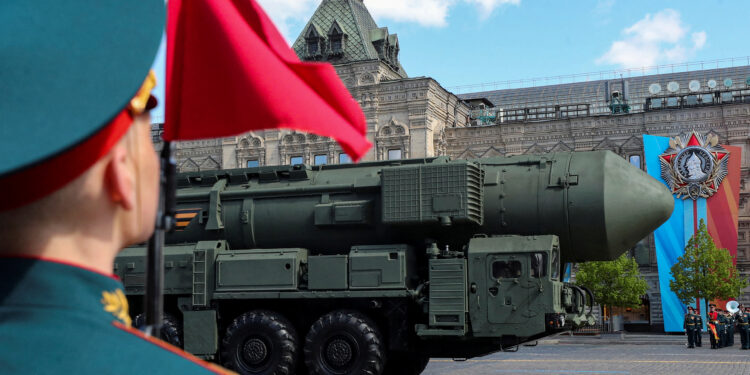 Ρωσία: «Απόπειρα επίθεσης στον Πούτιν θα οδηγήσει σε πυρηνικό πόλεμο – Οι ΗΠΑ σιωπούν»