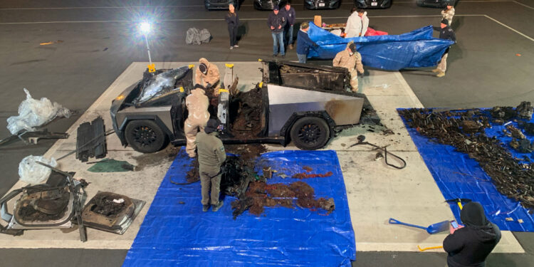 FBI: Ο οδηγός του Tesla Cybertruck που εξερράγη έξω από ξενοδοχείο του Τραμπ έπασχε από PTSD