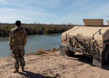 Τραμπ: Διατάσσει να αναπτυχθούν επιπλέον 1.500 στρατιωτικοί στα σύνορα ΗΠΑ-Μεξικού
